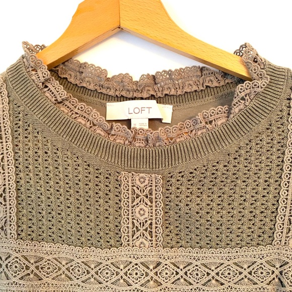 LOFT Sage Green Lace Accent Blouse. Size medium. - Picture 6 of 7
